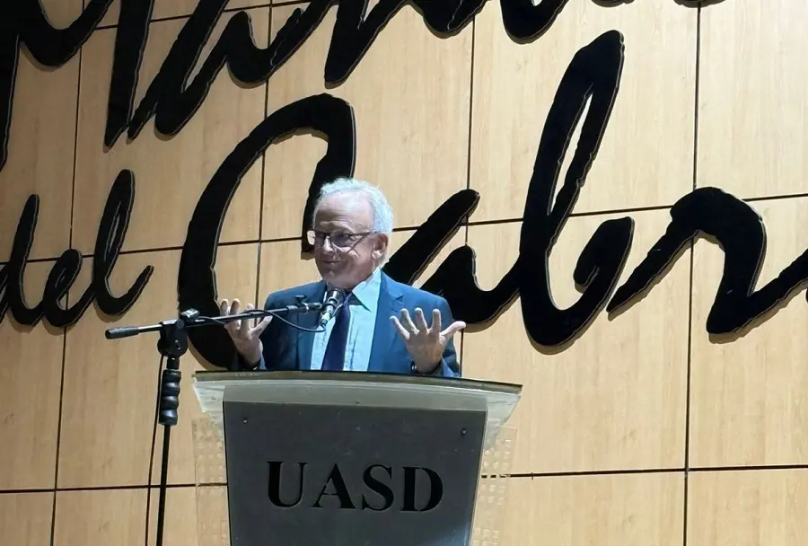 Dr. Juan Antonio Garc&iacute;a Amado l Imagen externa
