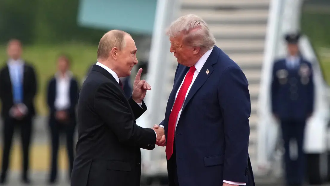 El presidente de Rusia, Vlad&iacute;mir Putin, y el presidente estadounidense, Donald Trump, durante la reuni&oacute;n en Alaska
l FOTO EXTERNA.