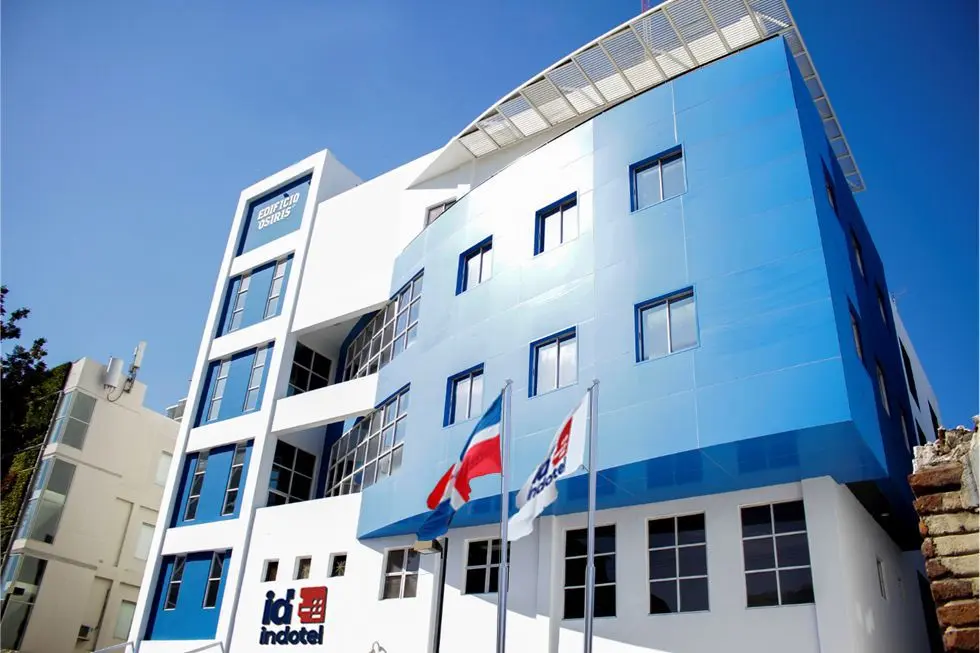 Fachada de INDOTEL / Foto externa.
