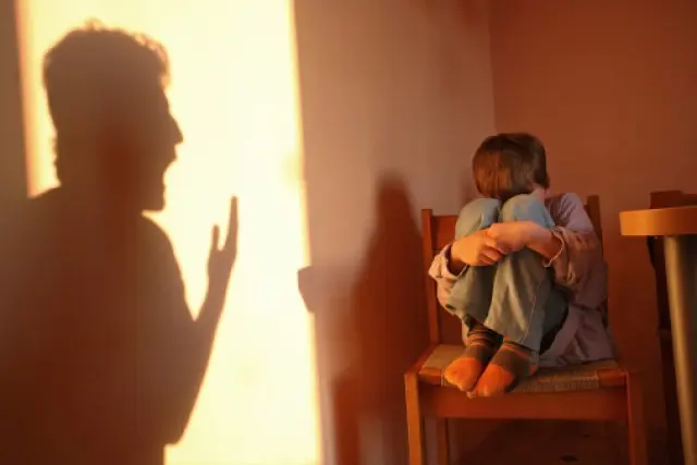 Imagen alusiva a&nbsp;maltrato infantil | fuente externa