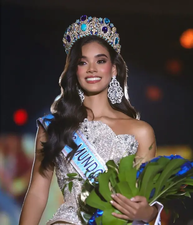 Joheirry Mola es coronada Miss Mundo Dominicana 2025 en Punta Cana