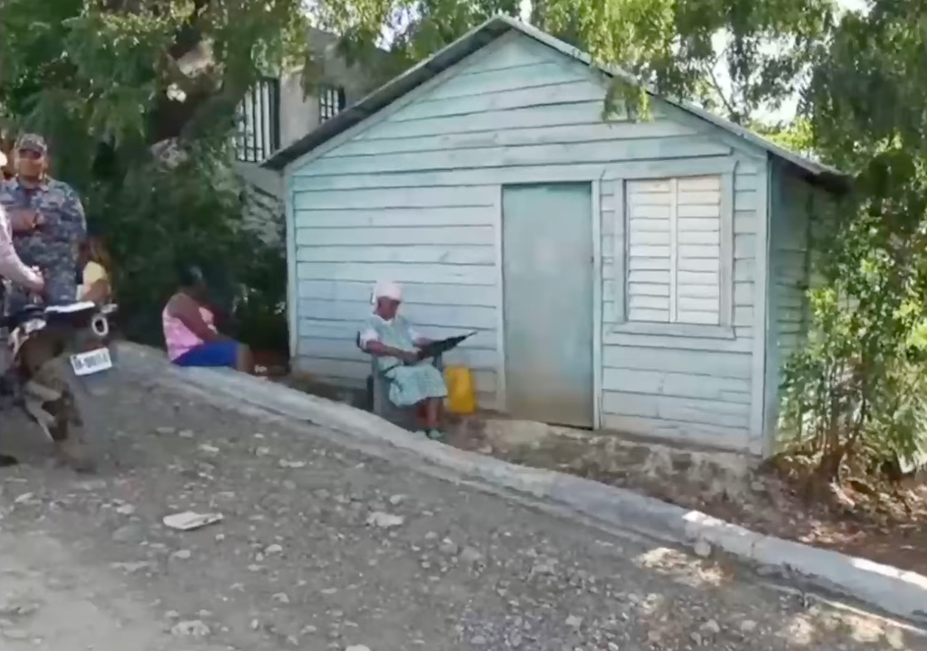 Familiares se extra&ntilde;aron al no tener noticias de ella, acudieron a su residencia y la encontraron sin vida. La v&iacute;ctima, Idania Dur&aacute;n Delgado, presentaba laceraciones, por lo que el cuerpo fue enviado a Inacif.