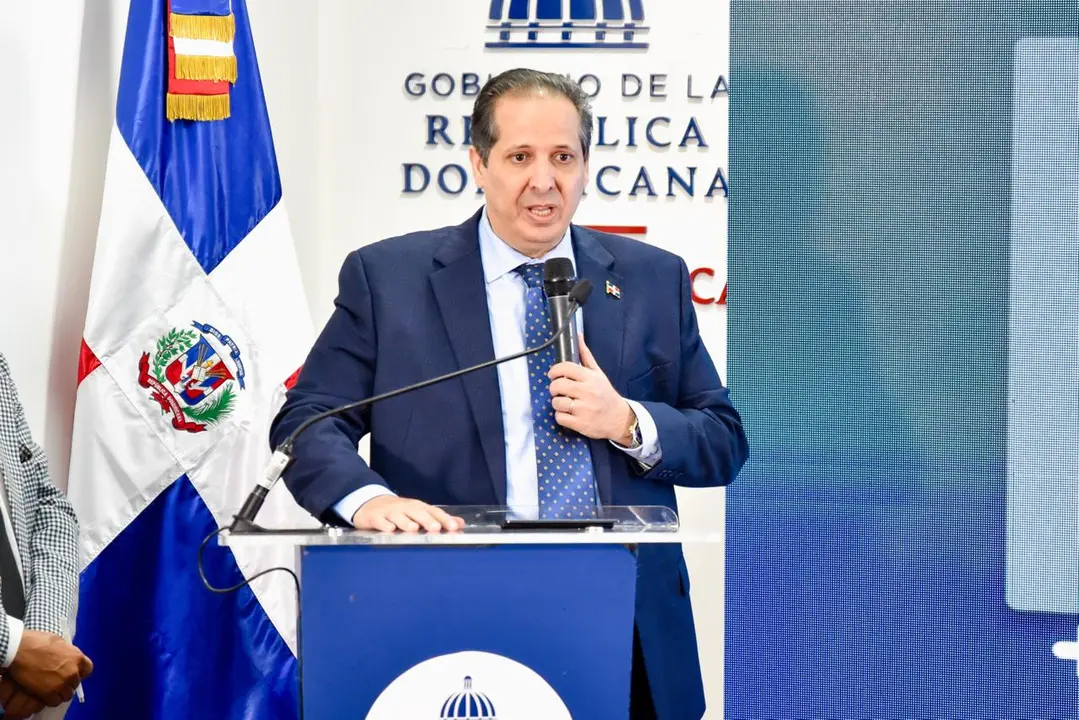 El ministro de Salud reitera el llamado a vacunar a los grupos de riesgo antes de que aumente la circulaci&oacute;n del virus | FOTO EXTERNA