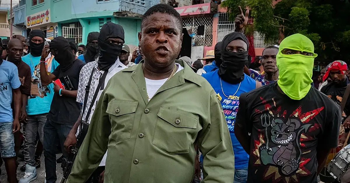Jimmy Ch&eacute;rizier, alias &lsquo;Barbecue&rsquo;, l&iacute;der de la coalici&oacute;n armada Viv Ansanm | FOTO EXTERNA