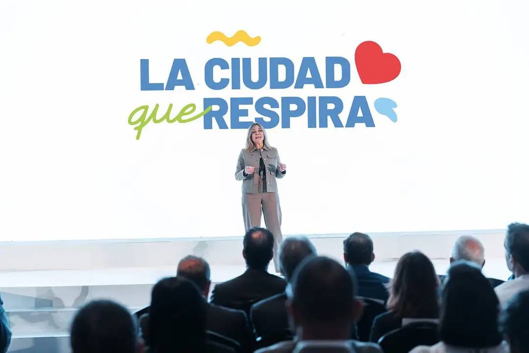 : La alcaldesa Carolina Mej&iacute;a durante la presentaci&oacute;n de "La Ciudad que Respira" | FOTO EXTERNA