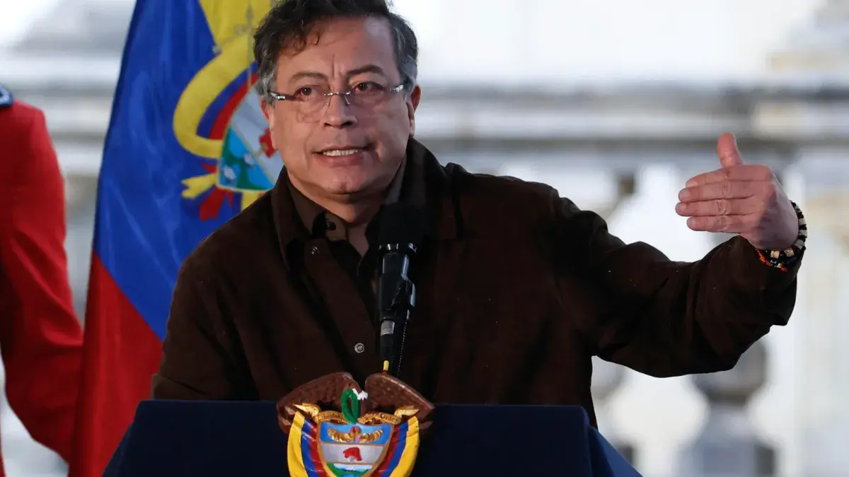 El presidente de Colombia, Gustavo Petro, inst&oacute; al mundo a ignorar las advertencias de EE.UU. sobre el espacio a&eacute;reo venezolano | FOTO EXTERNA.