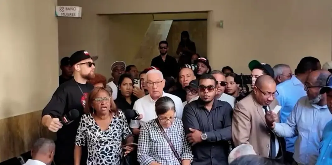 Decenas de parientes se congregaron en Ciudad Nueva previo a la audiencia preliminar exigiendo que el caso no quede impune | FOTO EXTERNA