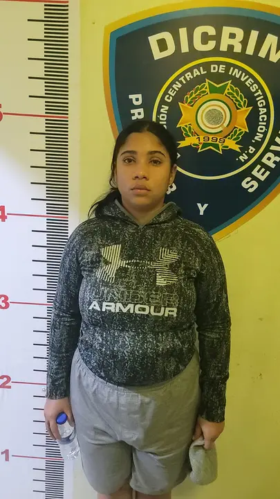 Ankelsy Valerio de Jes&uacute;s se entreg&oacute; en la Direcci&oacute;n Regional de La Vega tras ser buscada por homicidio. | FOTO EXTERNA