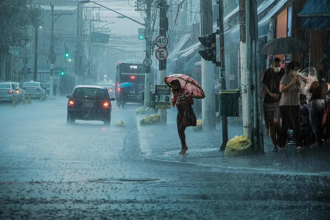 Las embarcaciones peque&ntilde;as deben permanecer en puerto en la costa norte y zonas del sur. | FOTO ILSUTATIVA A CLIMA / EXTERNA