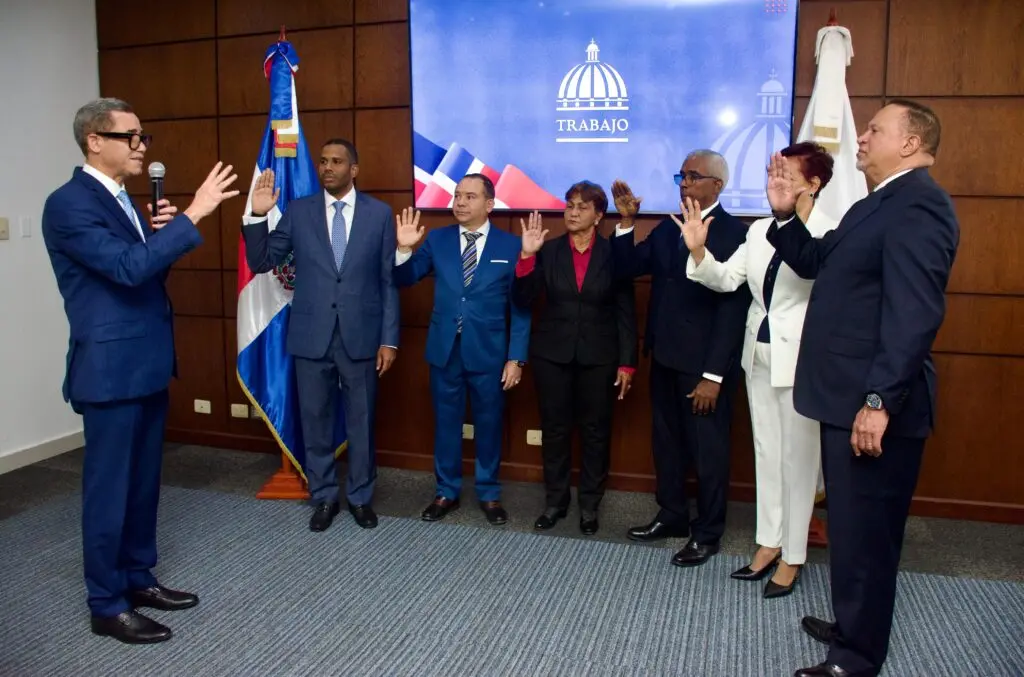 El ministro Eddy Olivares Ortega encabez&oacute; el acto en la sede del Ministerio de Trabajo. | FOTO INSTITUCIONAL