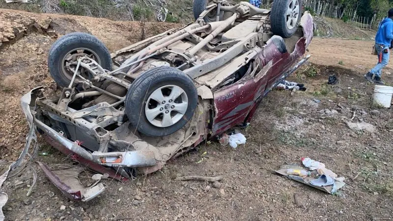 El estallido de un neum&aacute;tico provoc&oacute; la volcadura de la camioneta donde falleci&oacute; el nacional haitiano Onique Beauvil. | FOTO EXTERNA