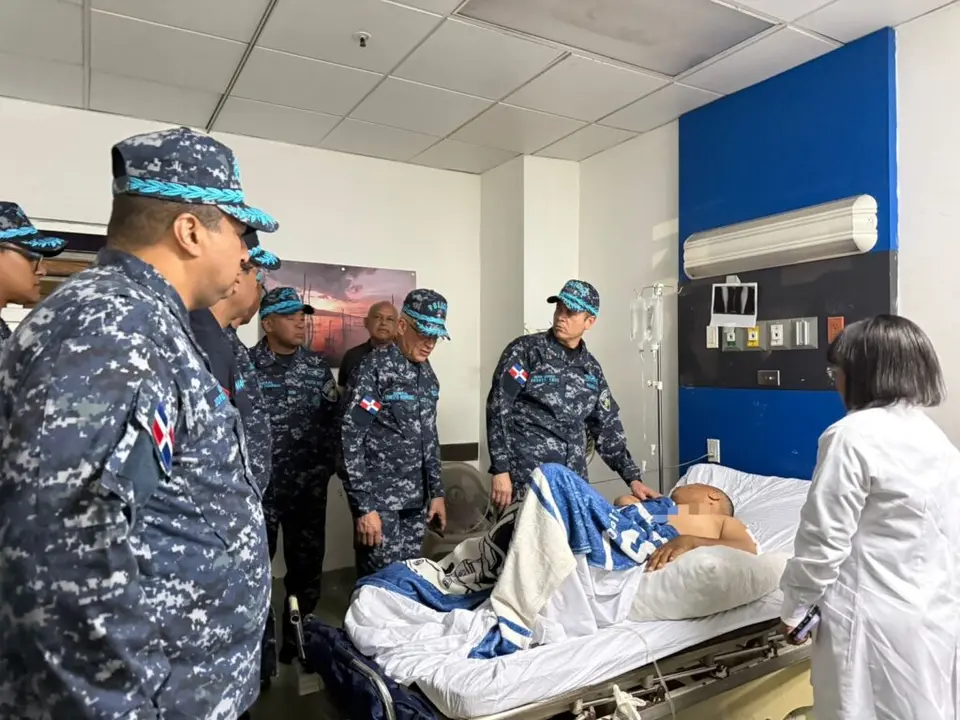 El sargento recibe atenciones especializadas en el Hospital Traumatol&oacute;gico Dr. Dar&iacute;o Contreras tras ser herido en servicio. | FOTO: POLICIA NACIONAL