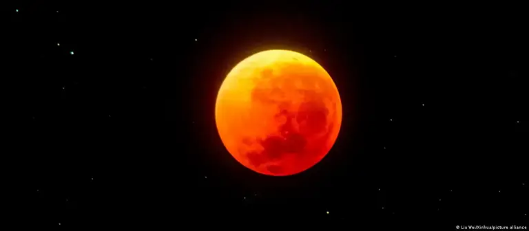 Las condiciones meteorol&oacute;gicas y la concentraci&oacute;n de nubes en Tokio limitaron la visibilidad del fen&oacute;meno a las 20:00 horas. | FOTO EXTERNA