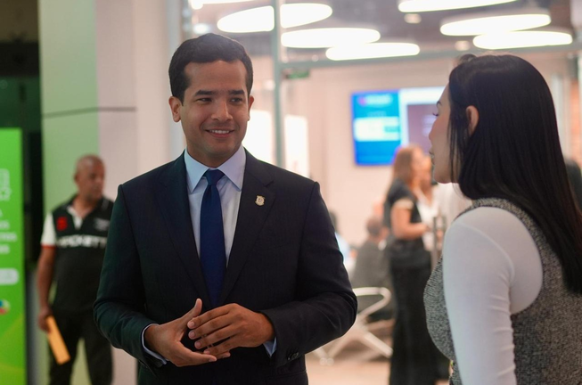 Omar Fern&aacute;ndez, senador del Distrito Nacional. | FOTO EXTERNA