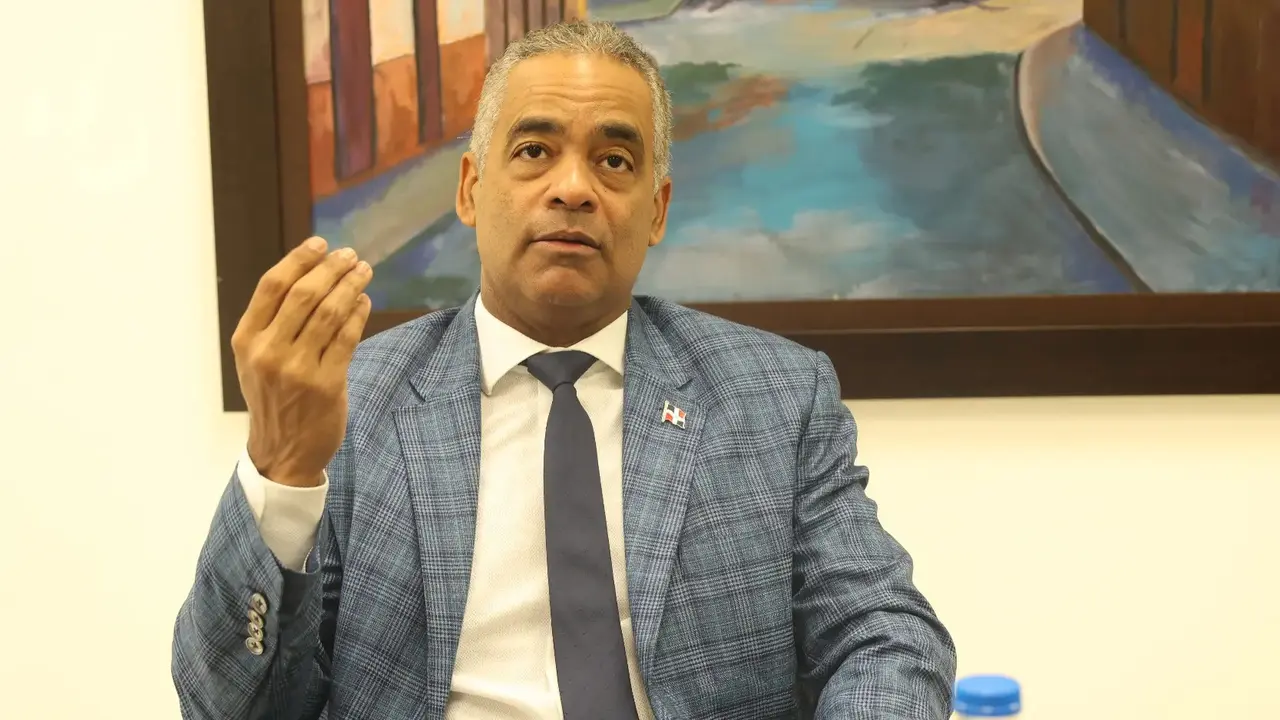 Joel Santos Echavarr&iacute;a, ministro de Energ&iacute;a y Minas,