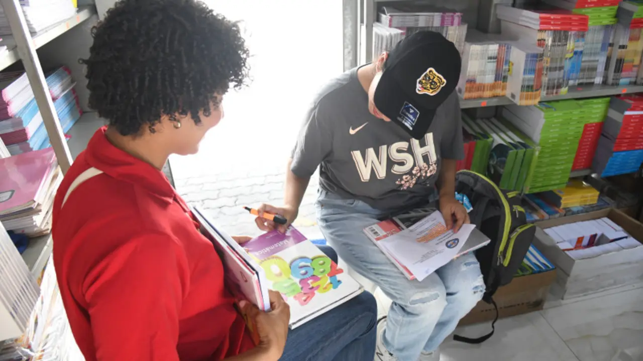 El Paseo de la Lectura enfrenta ca&iacute;da en ventas (fuente: List&iacute;n Diario)