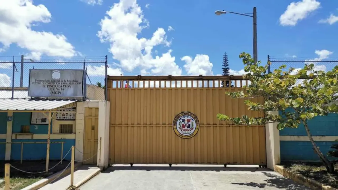 Fachada el Centro de Correcci&oacute;n y Rehabilitaci&oacute;n (CCR) El Pinito, La Vega