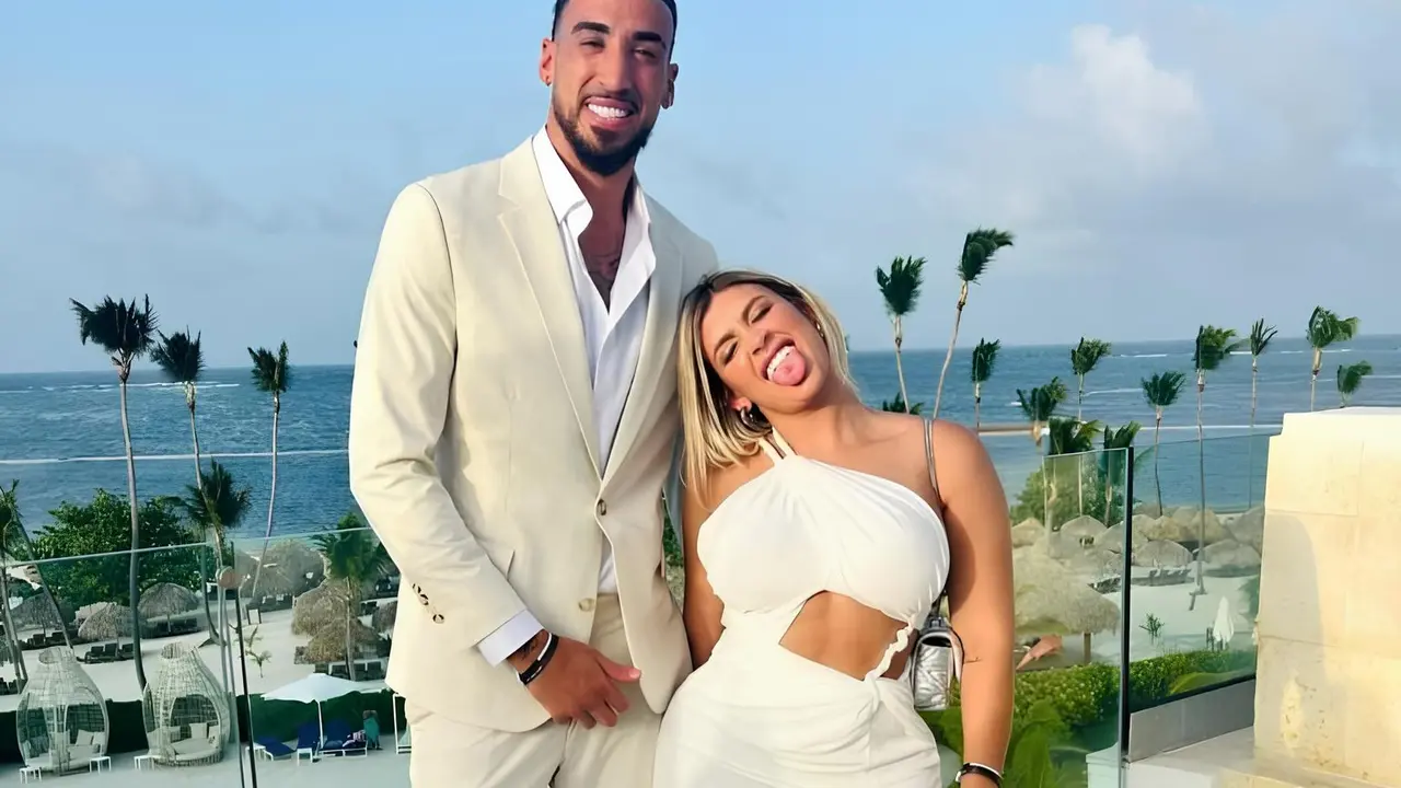 Chris Duarte junto a su esposa / Imagen externa.