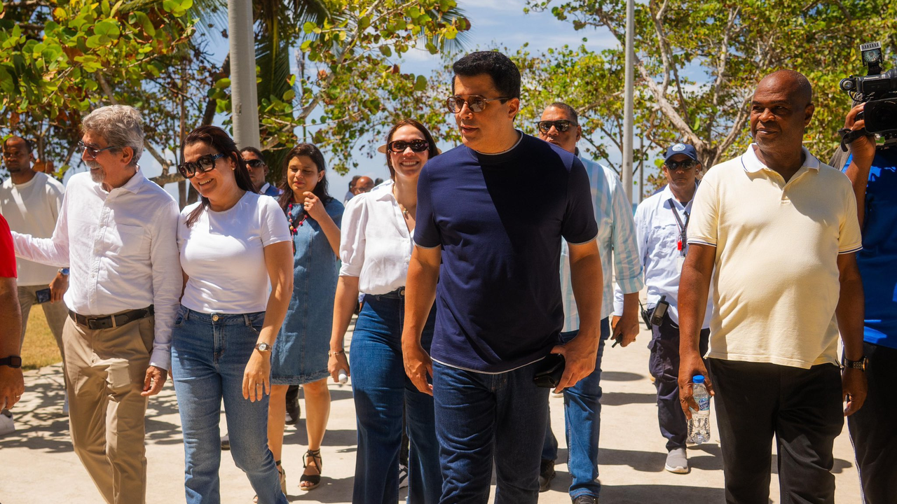 David Collado anuncia inauguraci&oacute;n pr&oacute;xima del Parque Submarino La Caleta en Boca Chica
