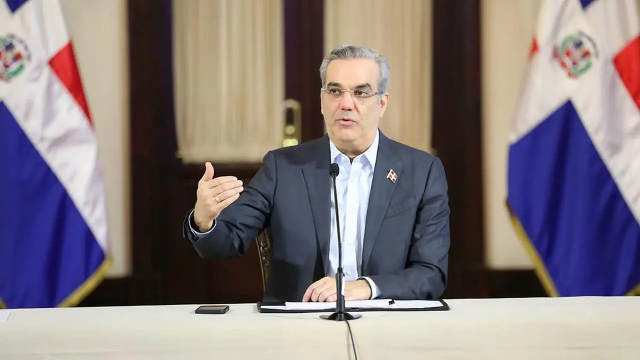 Presidente Abinader env&iacute;a informe de irregularidades en Senasa a Yeni Berenice como advertencia a sus funcionarios 02