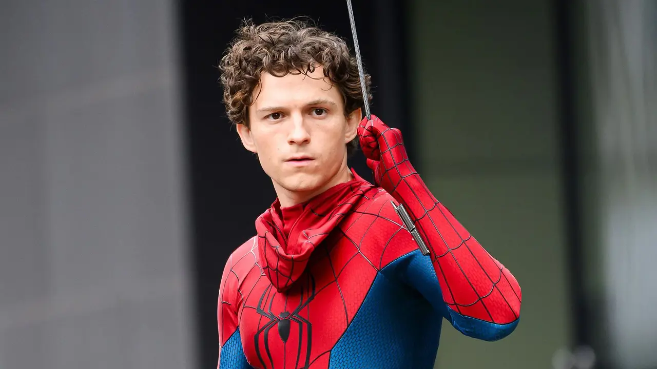 Tom Holland queda hospitalizado tras sufrir accidente durante el rodaje de Spiderman