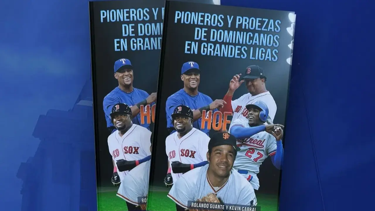 Libro sobre peloteros dominicanos entra al Sal&oacute;n de la Fama del B&eacute;isbol en EE.UU.