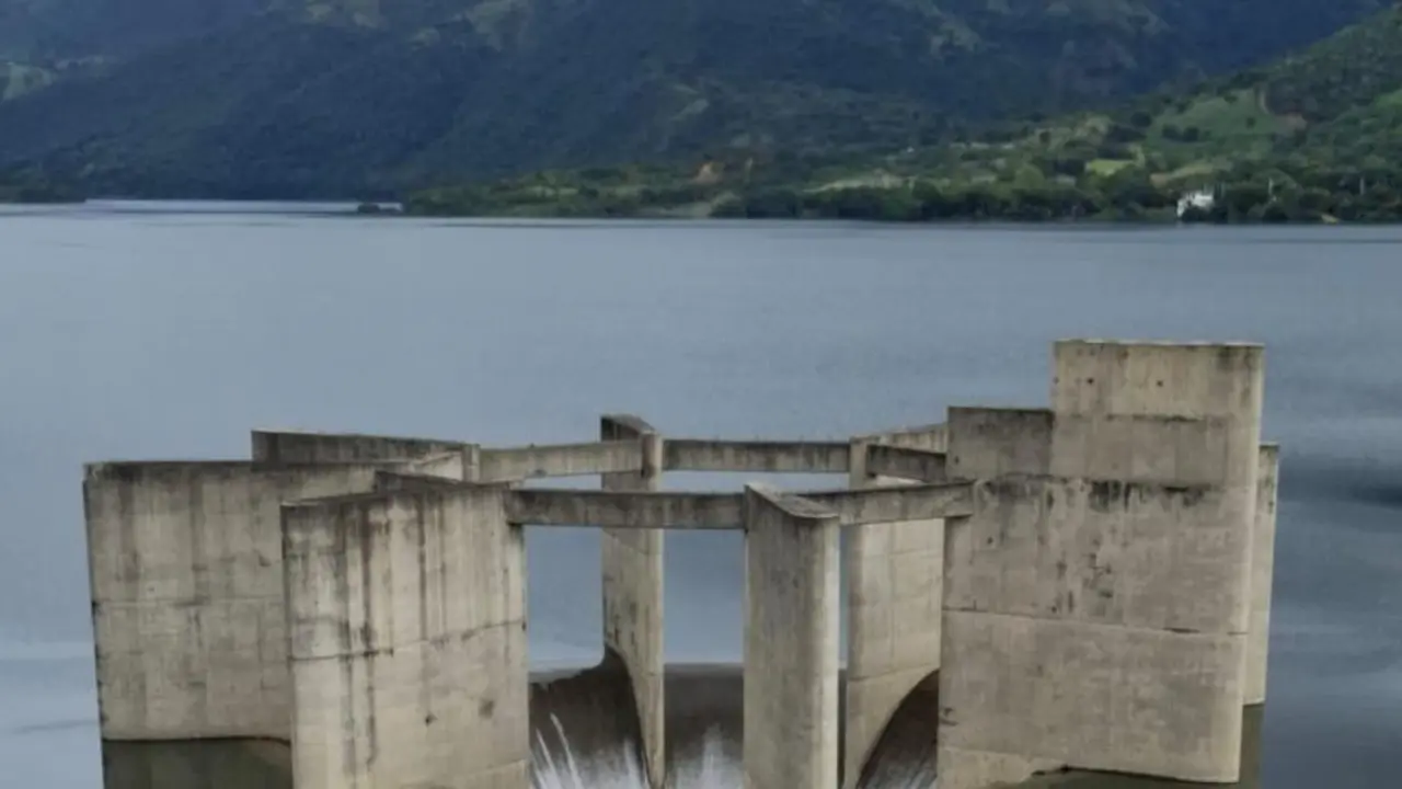 Presas del pa&iacute;s est&aacute;n en capacidad de recibir agua de tormenta Melissa, seg&uacute;n COPRE