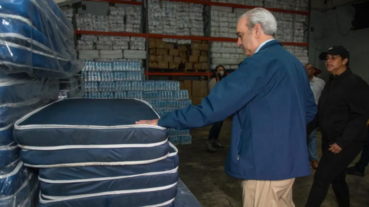 Presidente Abinader supervisa trabajo del Plan Social y preparativos para dar asistencia a zonas afectadas por las lluvias