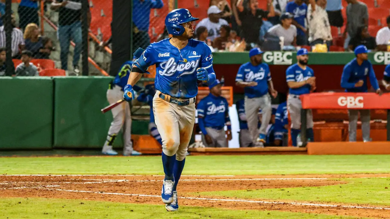 Licey amarga a los Toros en La Romana Festival ofensivo azul culmina con aplastante 8-2 | FOTO: TIGRES DEL LICEY