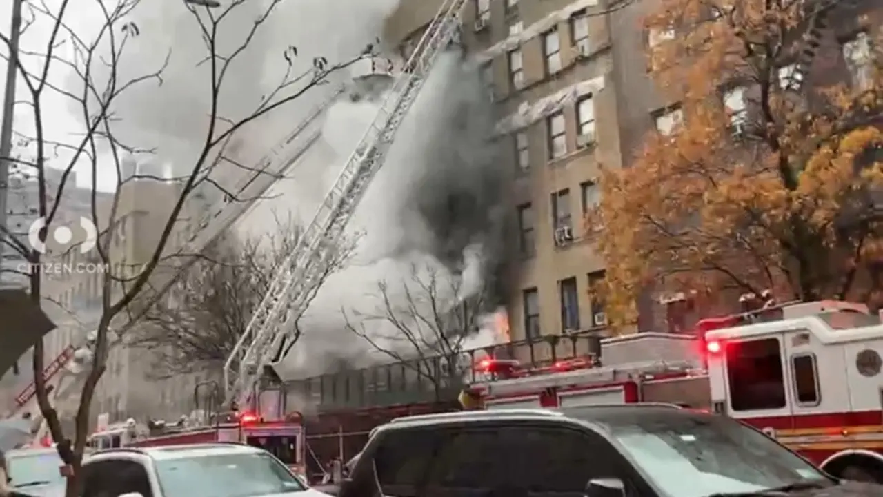 El incendio en la avenida Tremont del Bronx afect&oacute; negocios de dominicanos | FOTO EXTERNA