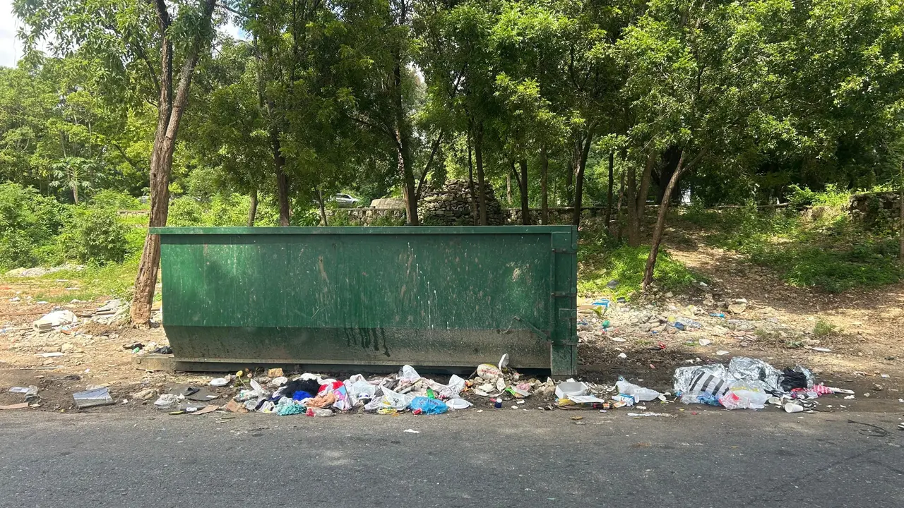Contenedor de basura en la avenida Iberoamericana donde fue encontrada la ni&ntilde;a | FOTO EXTERNA