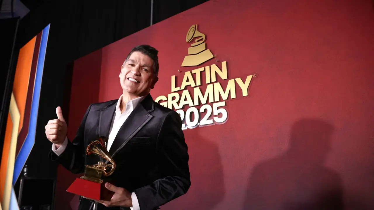Eddy Herrera celebra su premio |  FOTO EXTERNA.