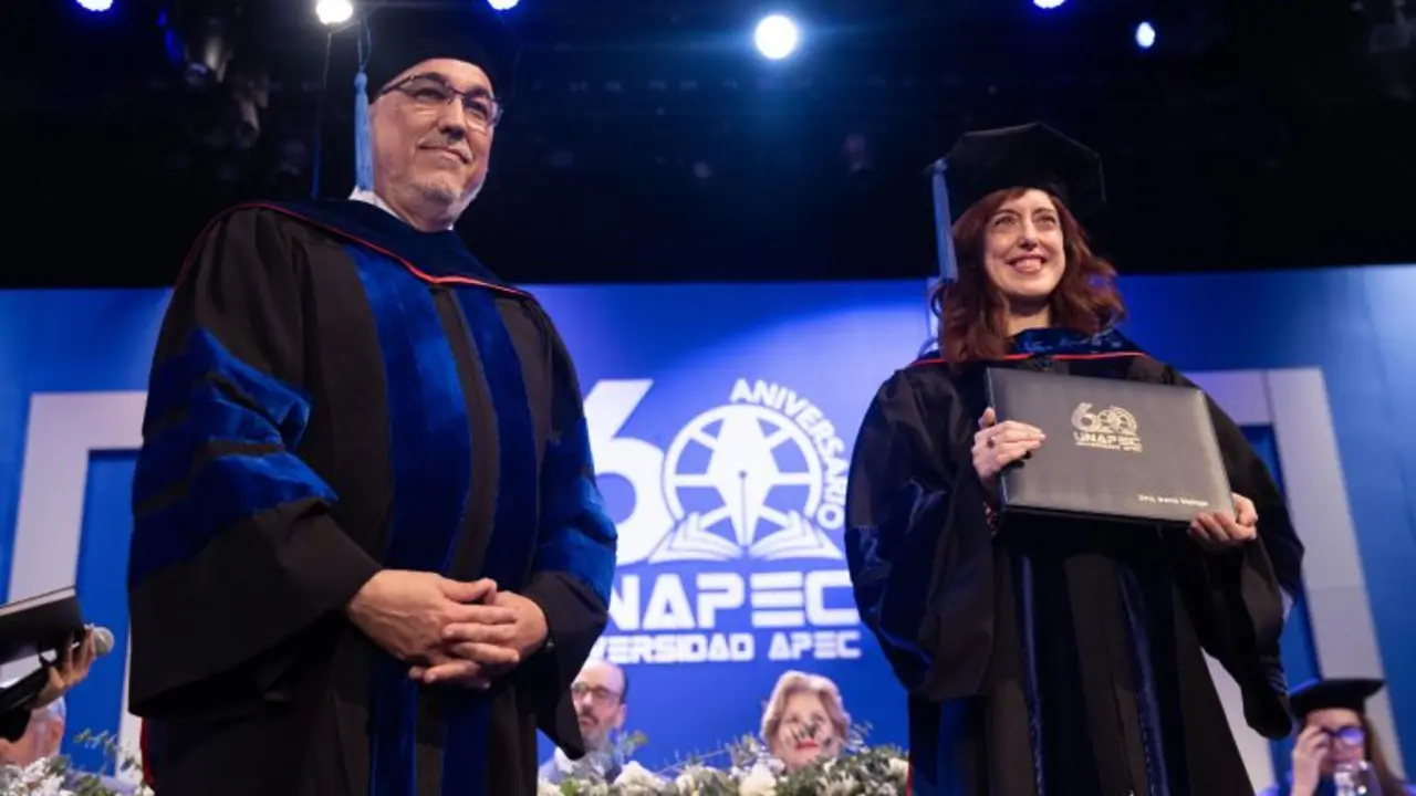 La escritora Irene Vallejo durante su investidura como doctora honoris causa en la Universidad APEC | FOTO EXTERNA