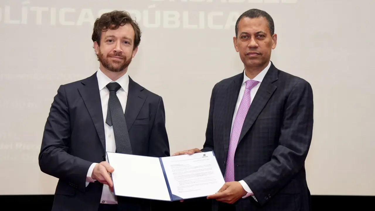 Guido G&oacute;mez Mazara, presidente del Indotel, durante el anuncio del programa de becas enfocado en los riesgos de ciberseguridad que afronta el pa&iacute;s | FOTO EXTERNA