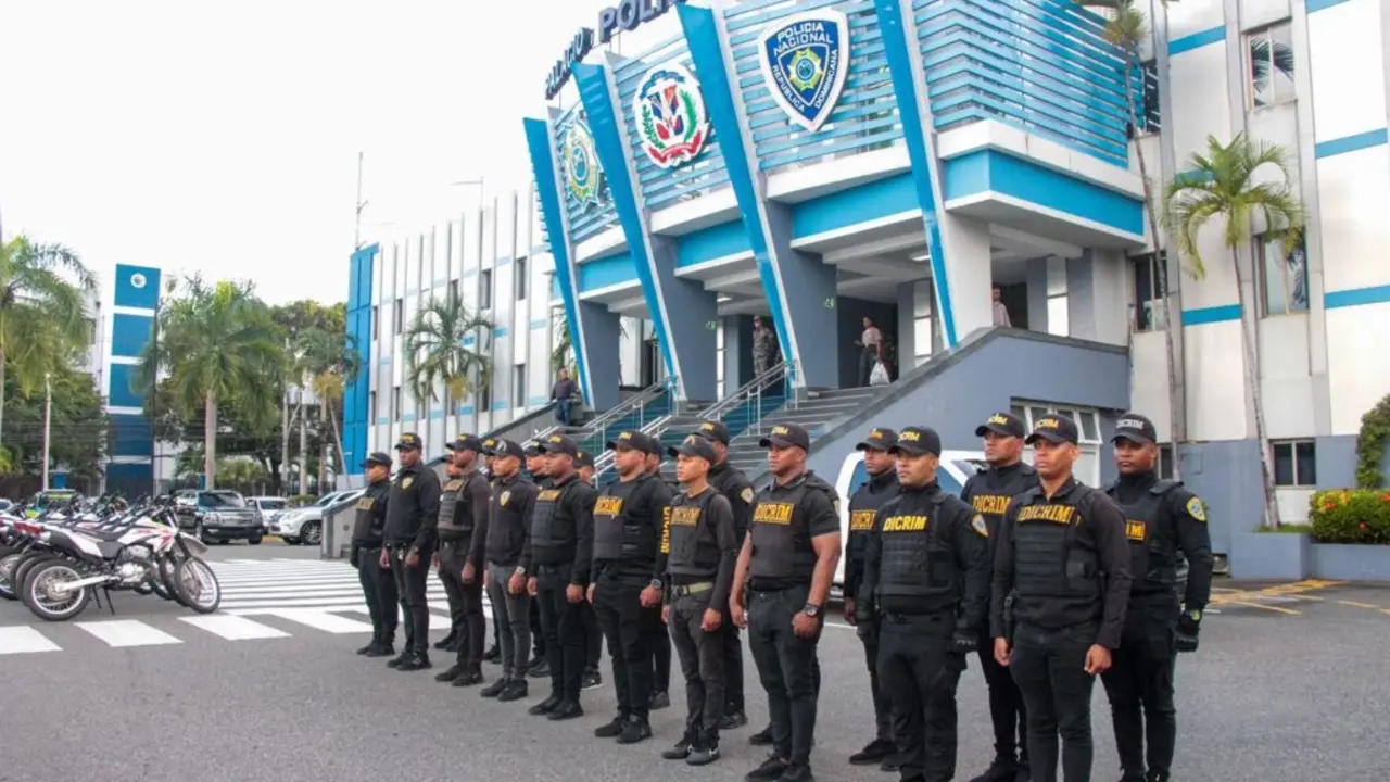 Agentes de la Polic&iacute;a Nacional y el DICRIM | FOTO EXTERNA.