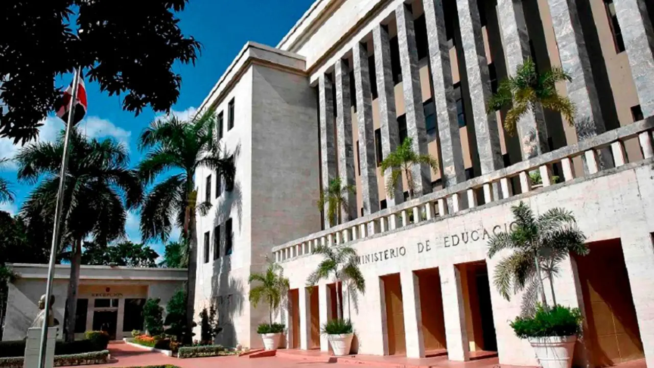 El Ministerio de Educaci&oacute;n emite nuevas directrices obligatorias para paseos escolares tras el incidente en Santiago | FOTO EXTERNA.