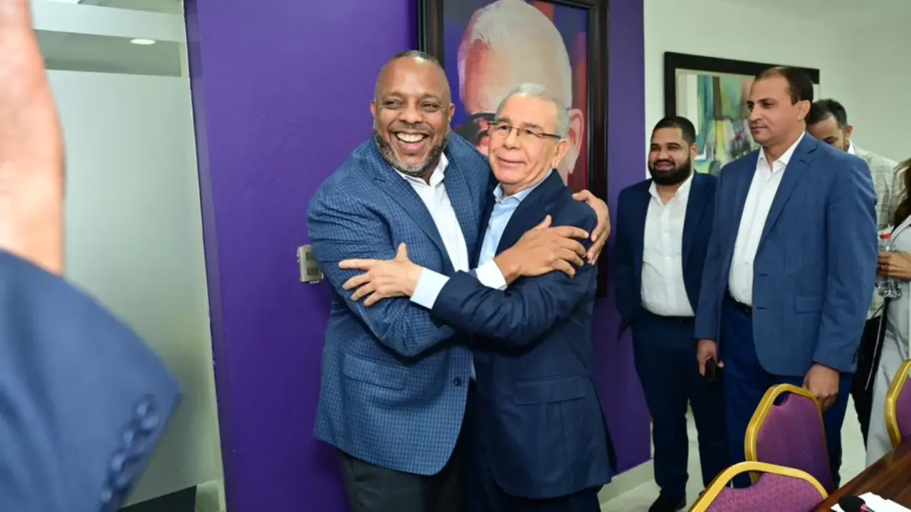 Luis Henr&iacute;quez asume el cargo de vicesecretario general del Partido de la Liberaci&oacute;n Dominicana | FOTO EXTERNA