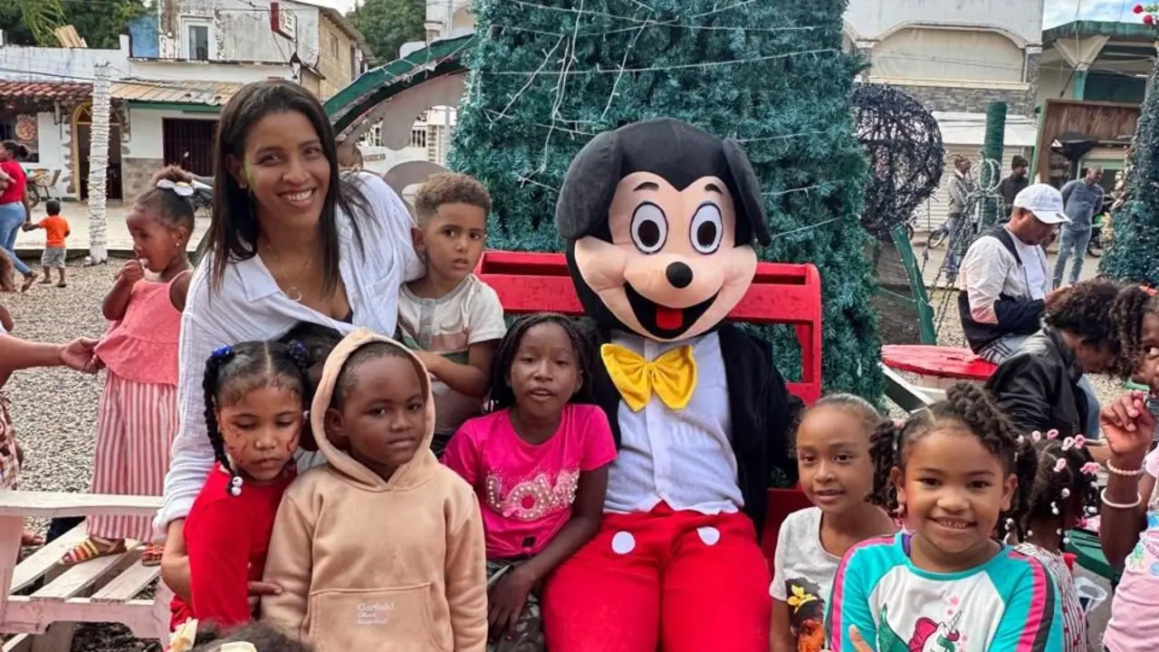 La alcaldesa Ana Reyes encabez&oacute; la celebraci&oacute;n en el Parque de las Luces por segundo a&ntilde;o consecutivo | FOTO EXTERNA