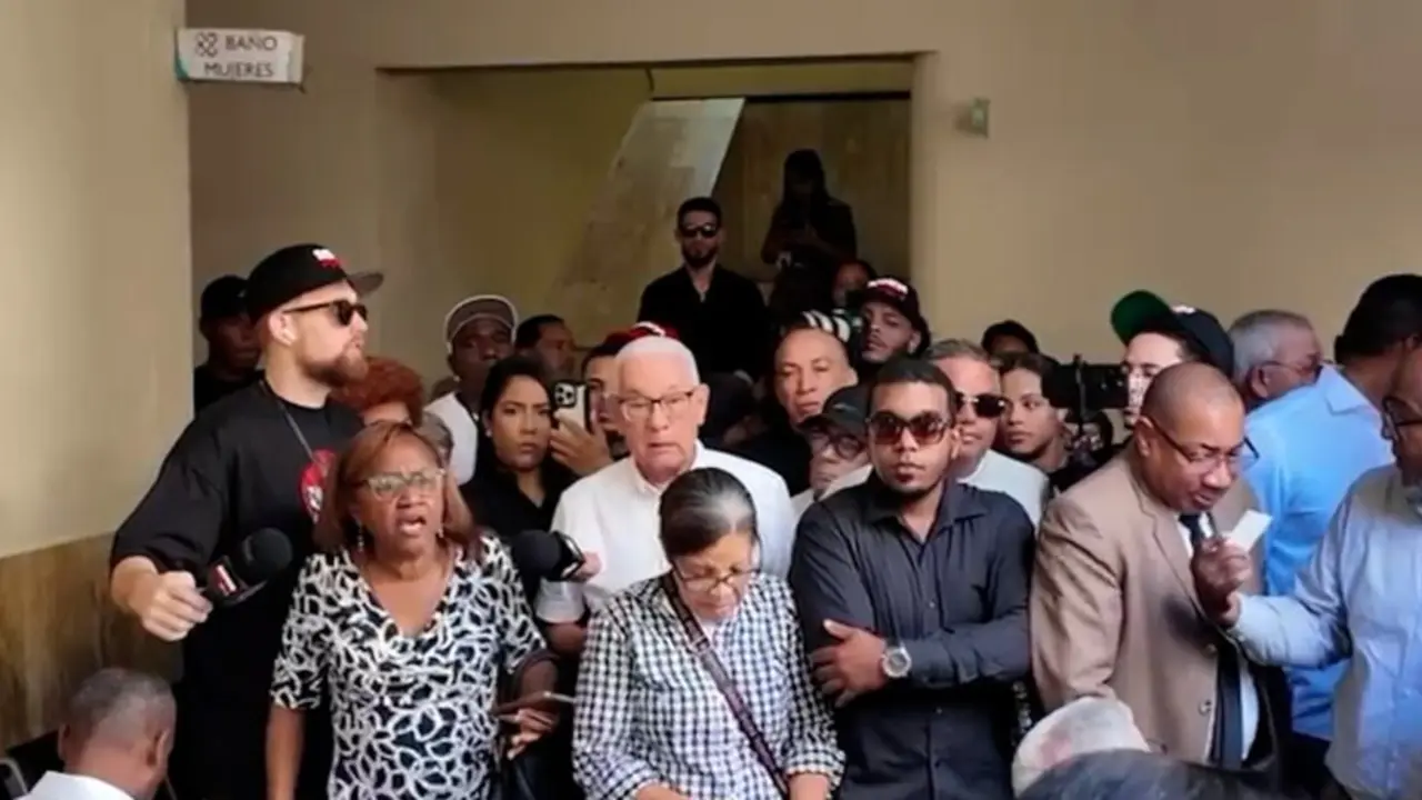 Decenas de parientes se congregaron en Ciudad Nueva previo a la audiencia preliminar exigiendo que el caso no quede impune | FOTO EXTERNA