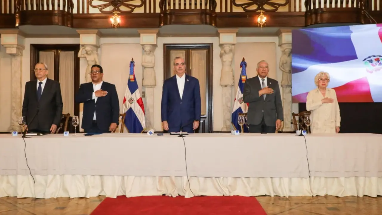Funcionarios y &oacute;rganos de control asistieron a la presentaci&oacute;n del nuevo marco normativo en el Palacio Nacional. | FOTO EXTERNA