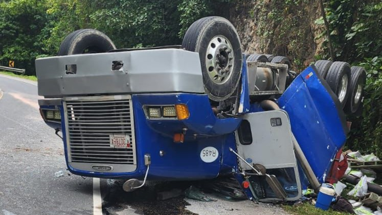 El accidente ocurri&oacute; en el kil&oacute;metro 80 de la Autopista del Nordeste, cerca de Guaraguao. | FOTO EXTERNA