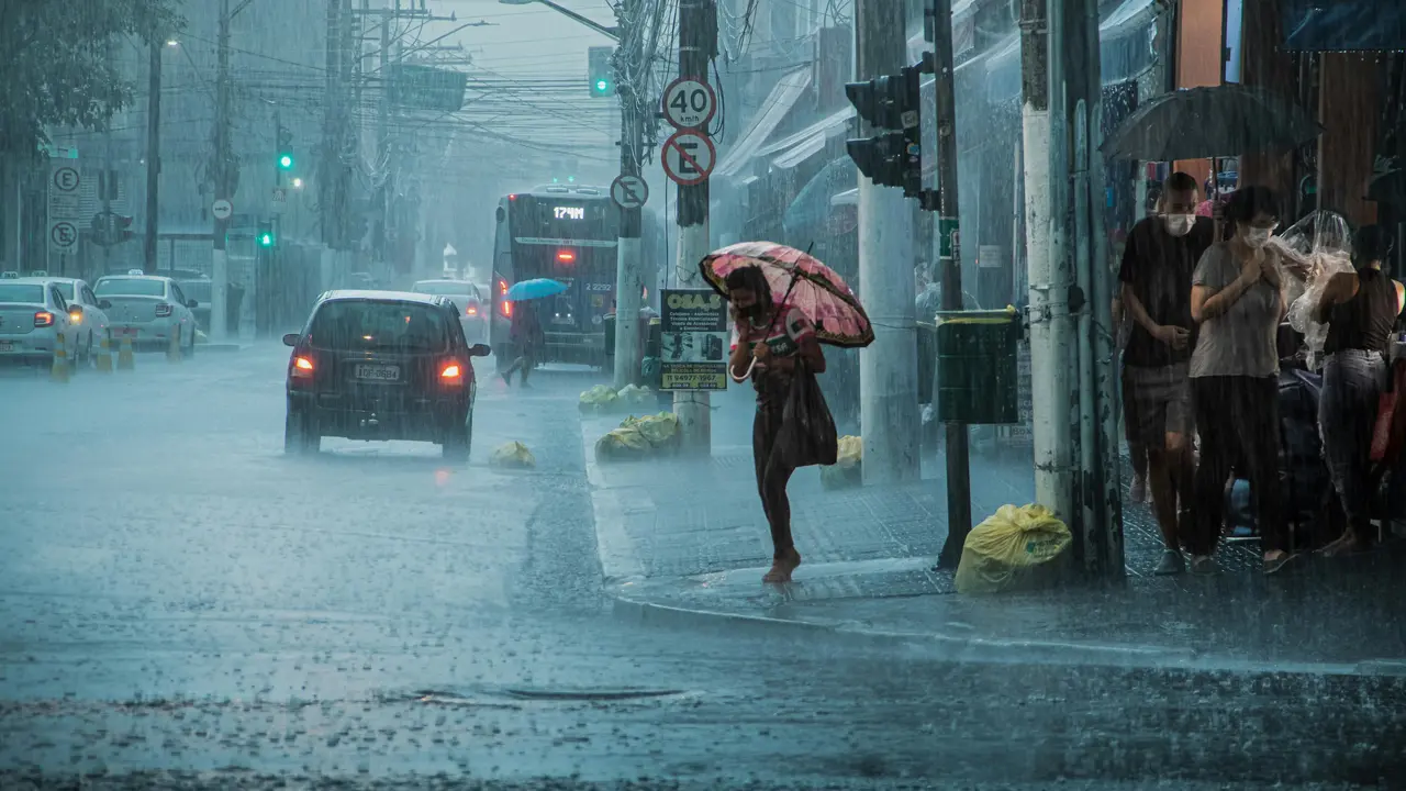 Las embarcaciones peque&ntilde;as deben permanecer en puerto en la costa norte y zonas del sur. | FOTO ILSUTATIVA A CLIMA / EXTERNA