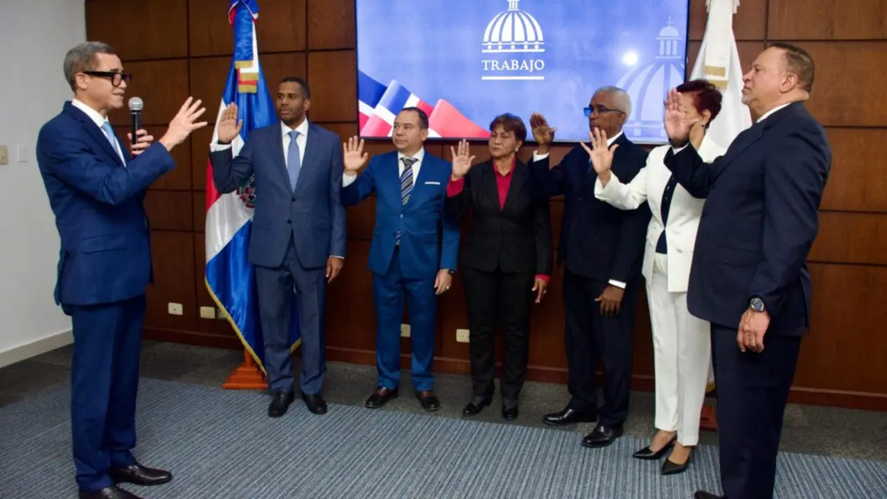 El ministro Eddy Olivares Ortega encabez&oacute; el acto en la sede del Ministerio de Trabajo. | FOTO INSTITUCIONAL