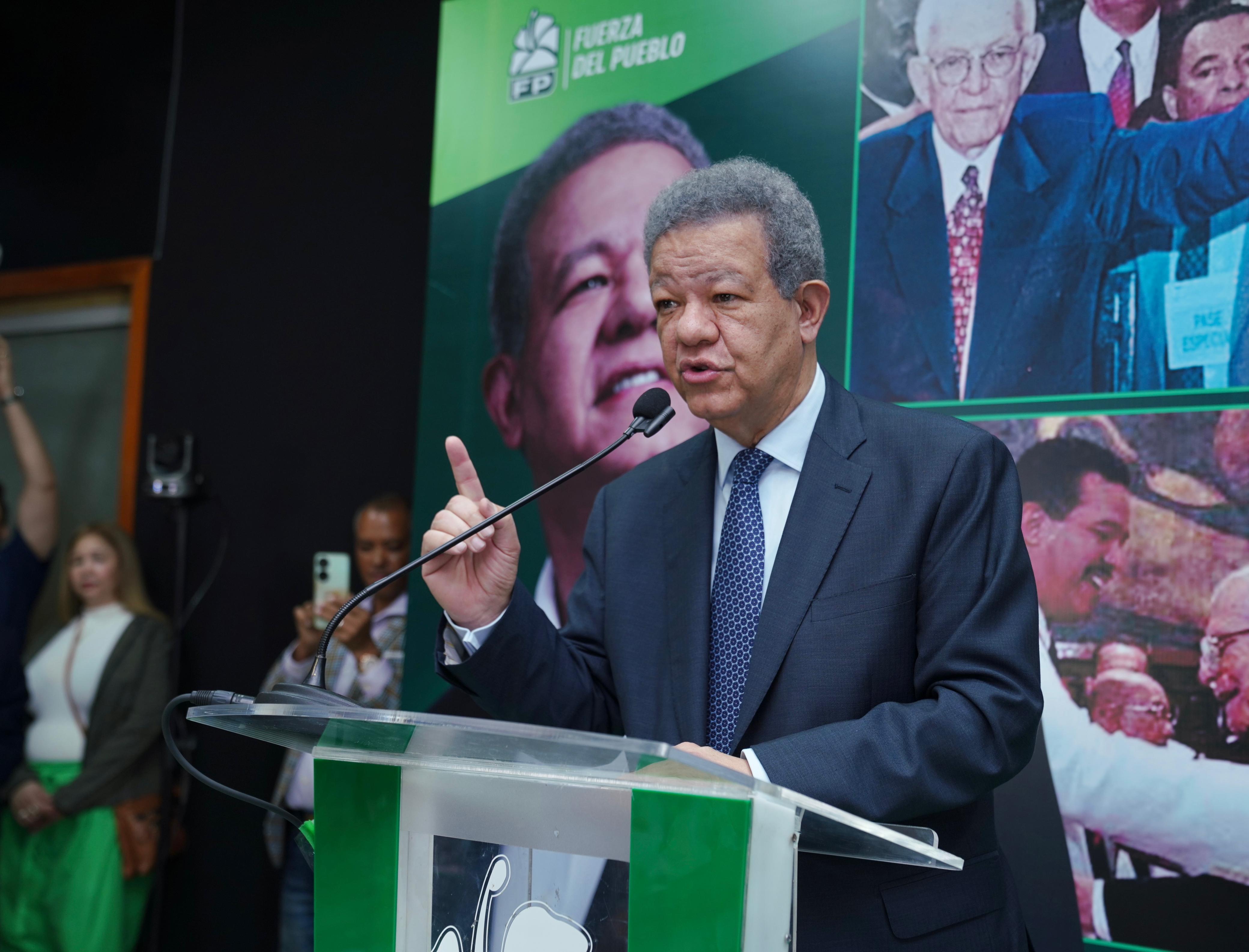 Leonel Fernández, Expresidente de la República (fuente externa)