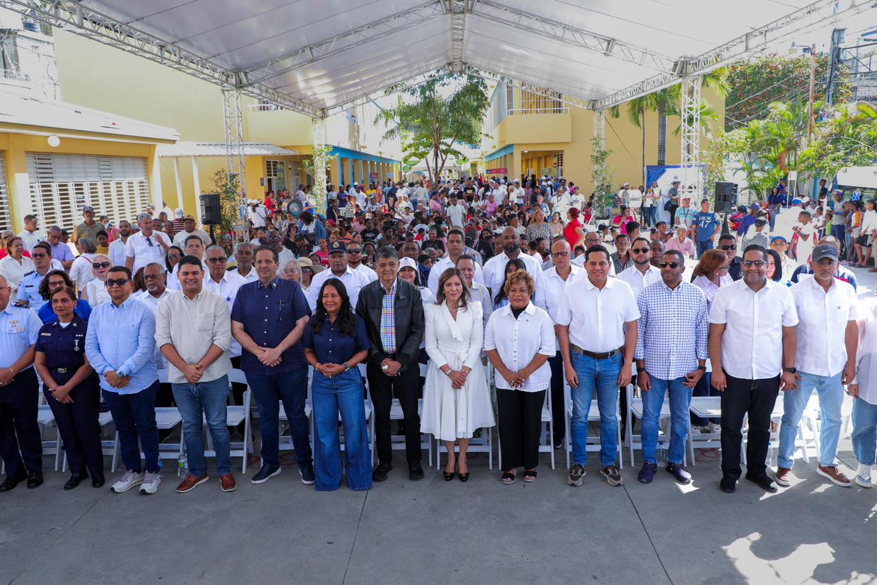 Unidades móviles del SNS y Salud Pública ofrecieron servicios médicos, odontológicos y vacunación gratuita. | FOTO EXTERNA