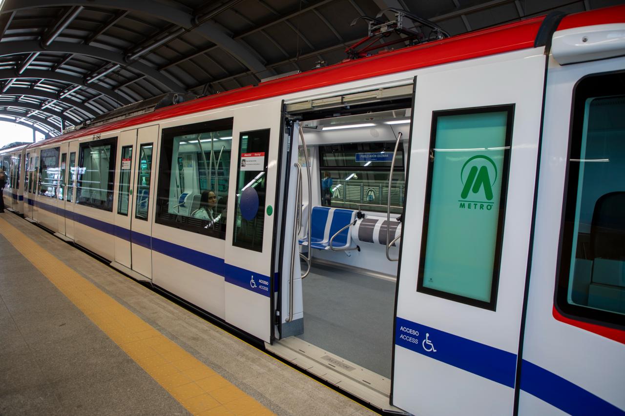 Tren puesto en marcha durante la inauguración | FOTO: PRESIDENCIA